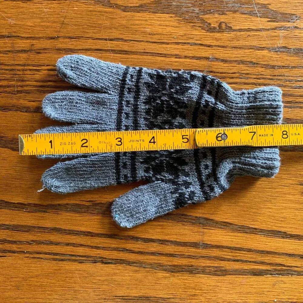 Grey & Black Snow Flake Knit Gloves Mittens Winter Stretch Neutral Fair Isle